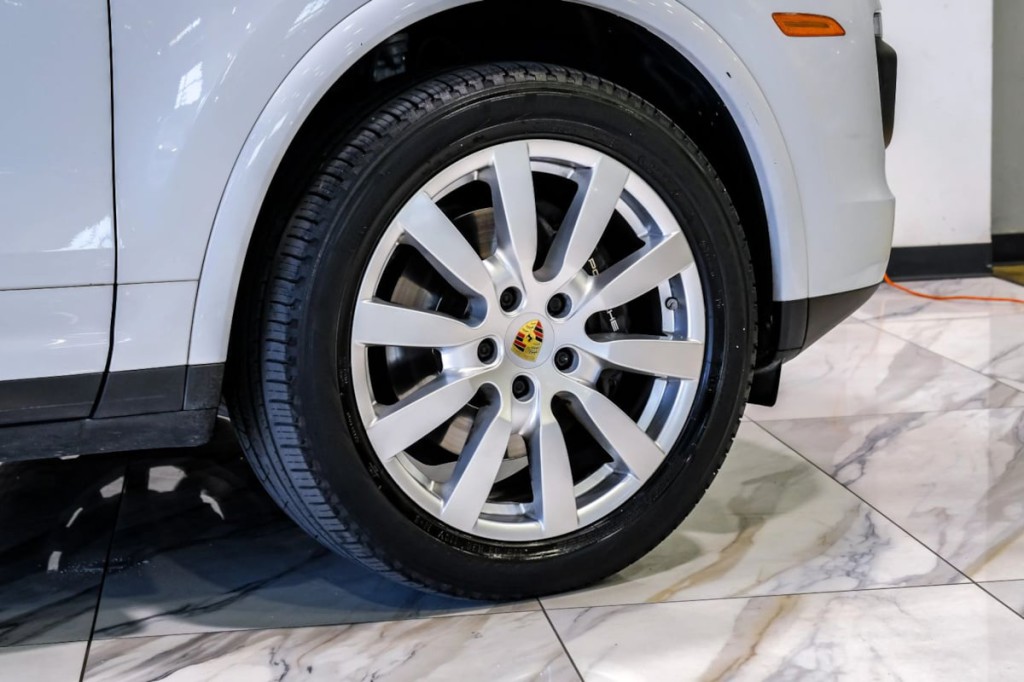2017 Porsche Cayenne Image 82