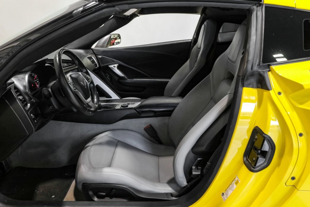 2015 Chevrolet Corvette Image 5