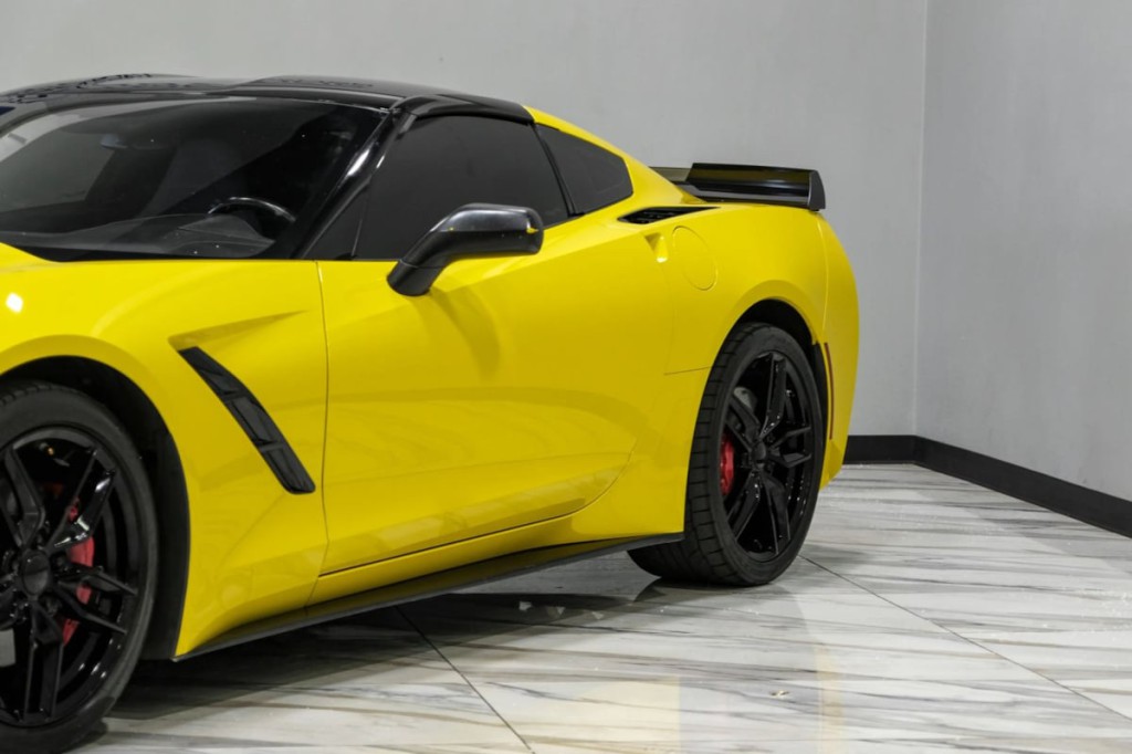 2015 Chevrolet Corvette Image 7