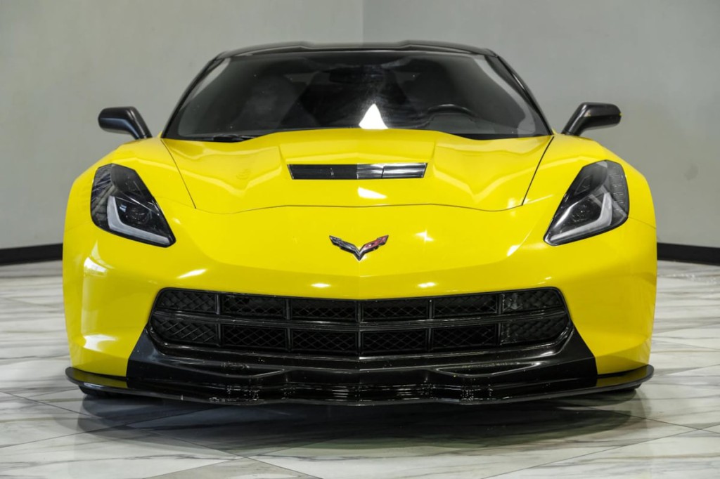 2015 Chevrolet Corvette Image 8