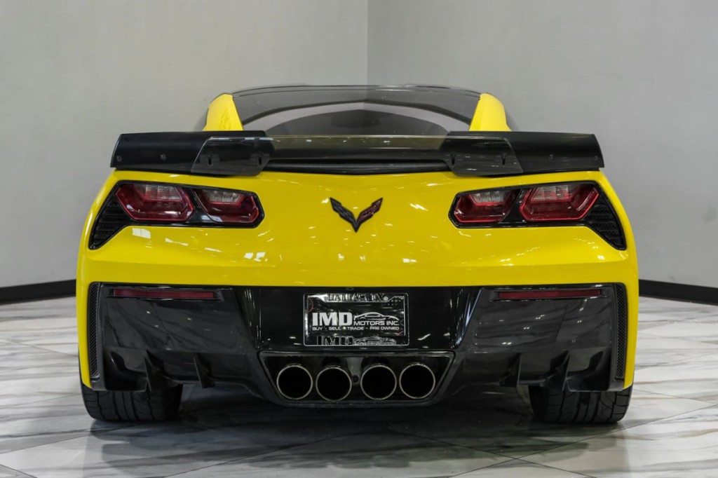 2015 Chevrolet Corvette Image 11