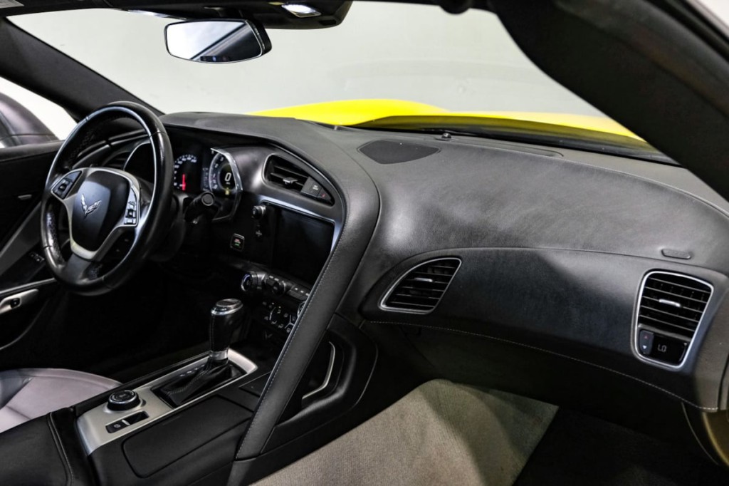 2015 Chevrolet Corvette Image 13