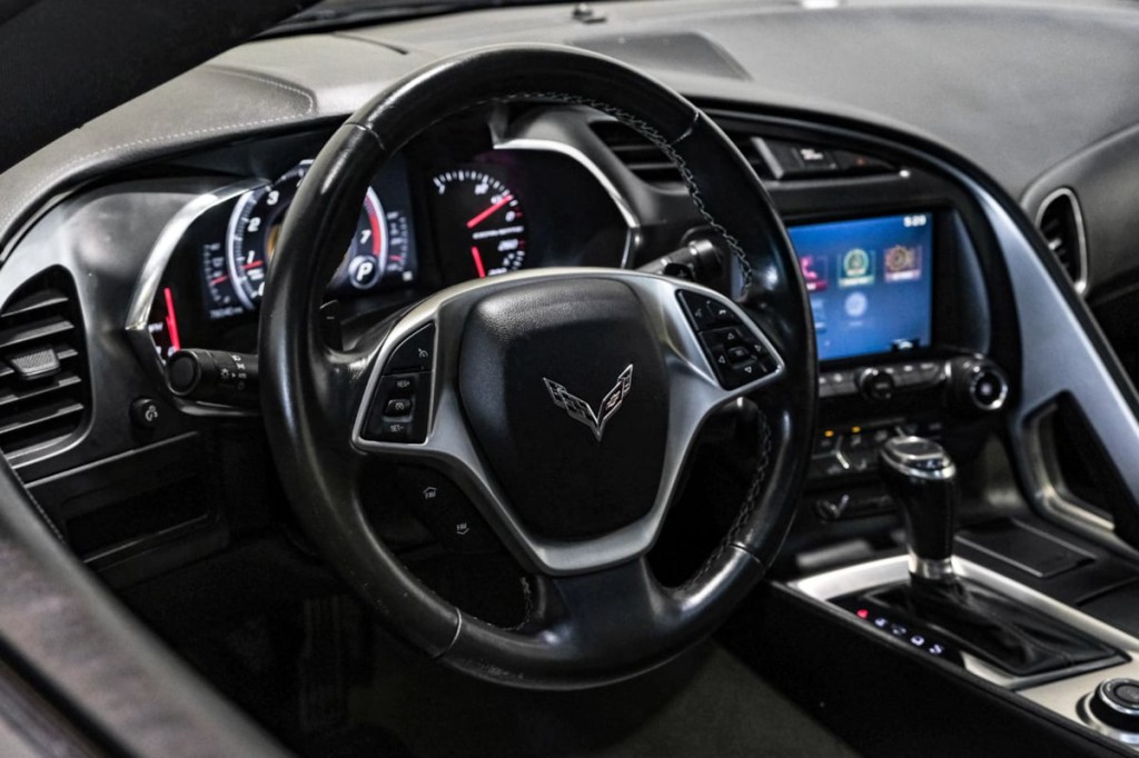 2015 Chevrolet Corvette Image 15