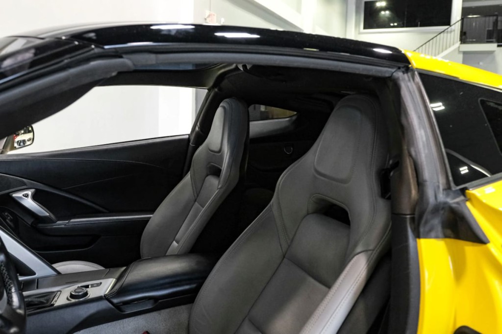 2015 Chevrolet Corvette Image 24