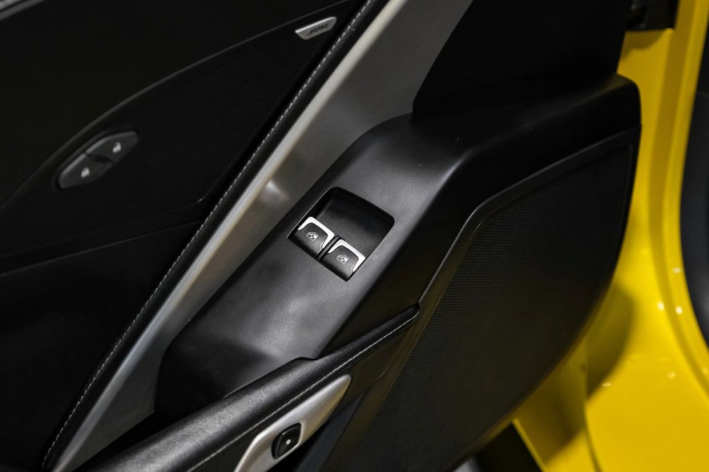 2015 Chevrolet Corvette Image 30