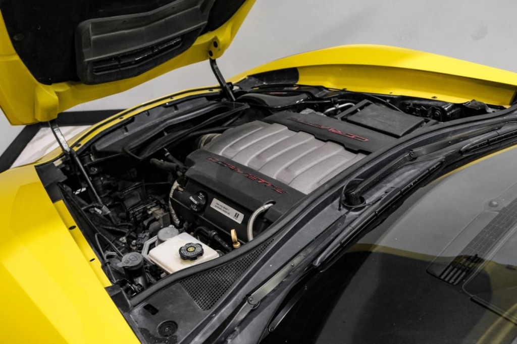 2015 Chevrolet Corvette Image 34