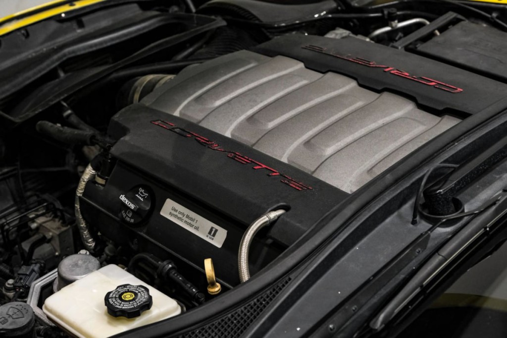 2015 Chevrolet Corvette Image 36