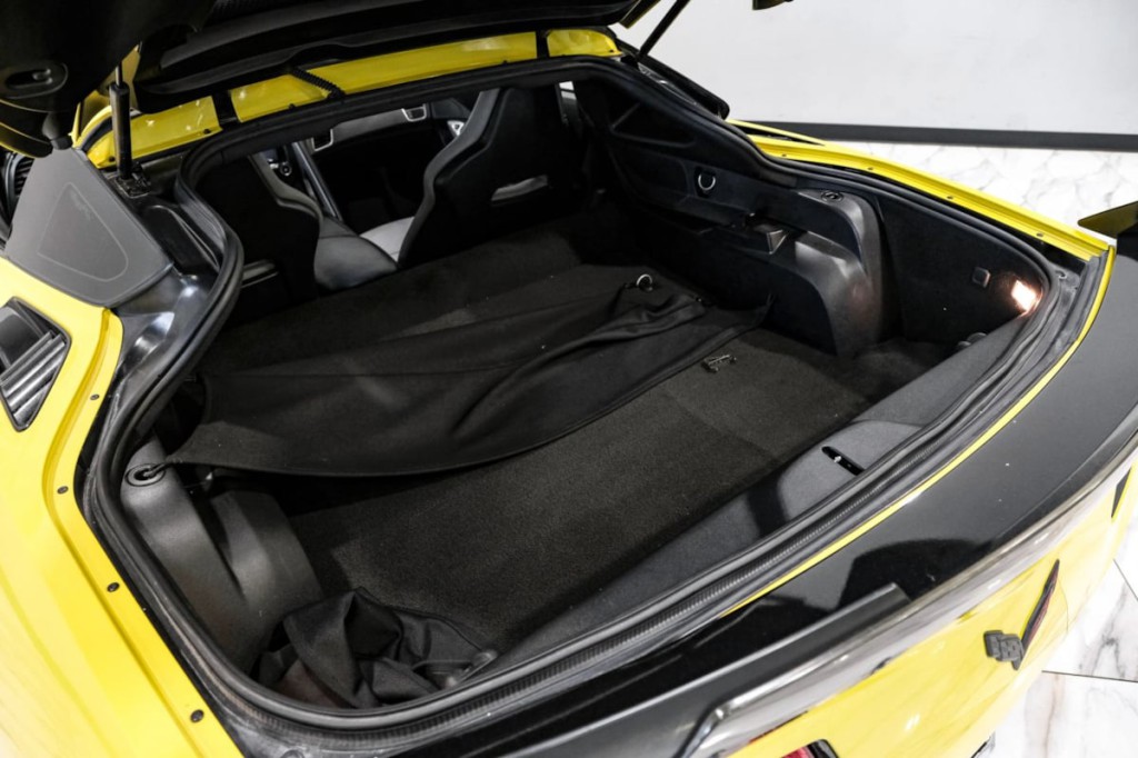 2015 Chevrolet Corvette Image 38