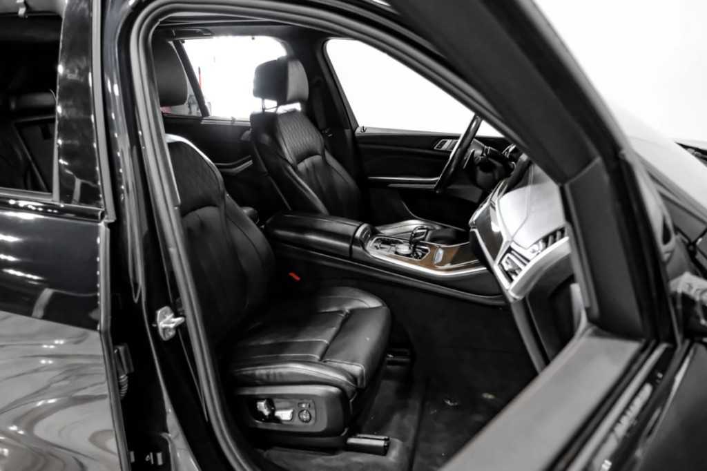 2020 BMW X5 Image 32