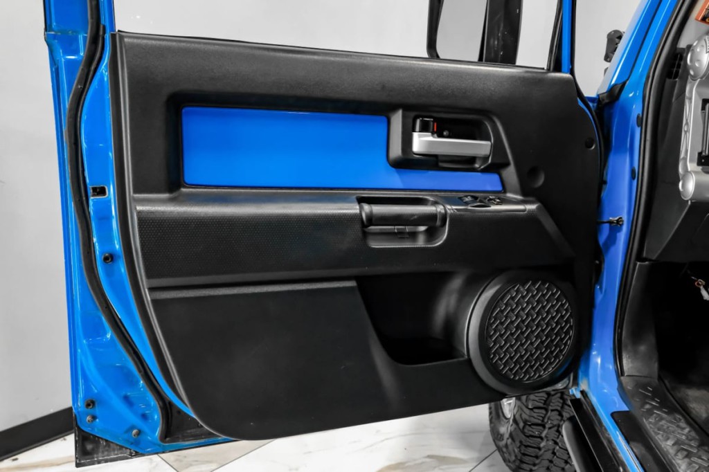 2007 Toyota FJ Cruiser Image 37