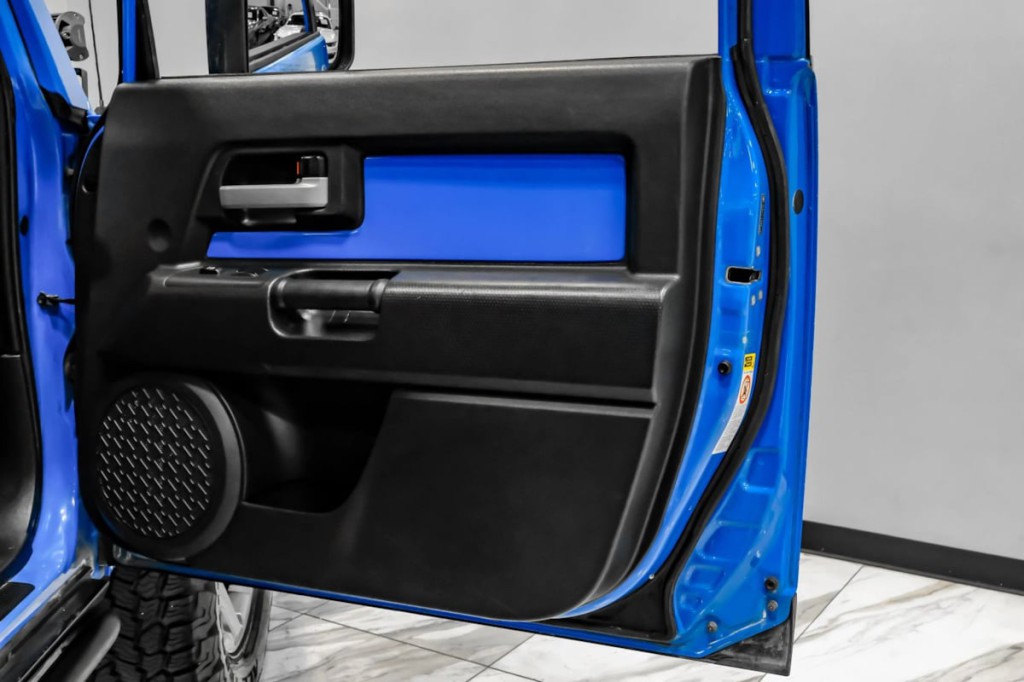 2007 Toyota FJ Cruiser Image 39