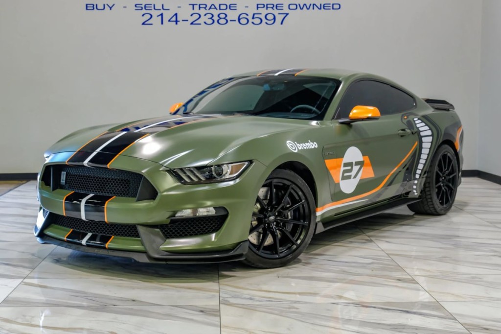 2017 Ford Mustang Image 2