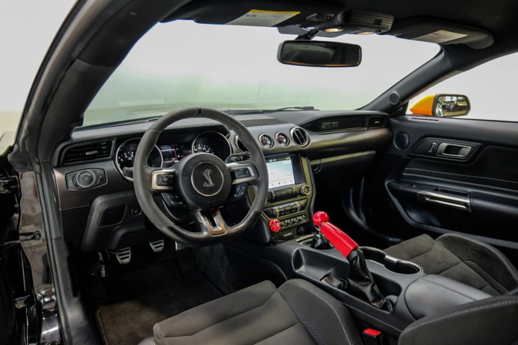 2017 Ford Mustang Image 4