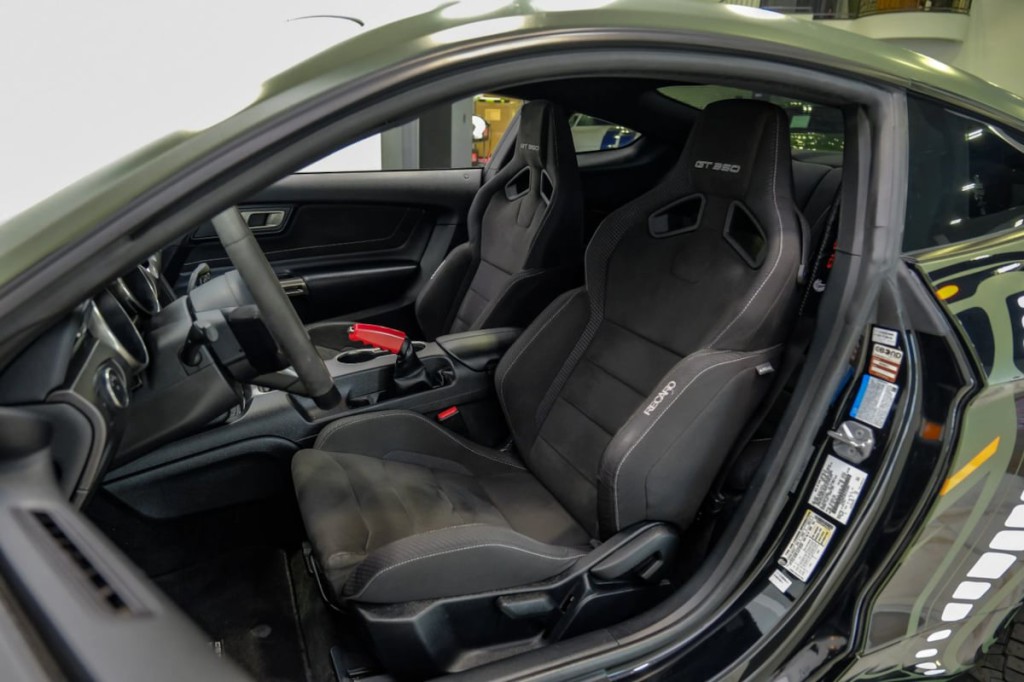 2017 Ford Mustang Image 5