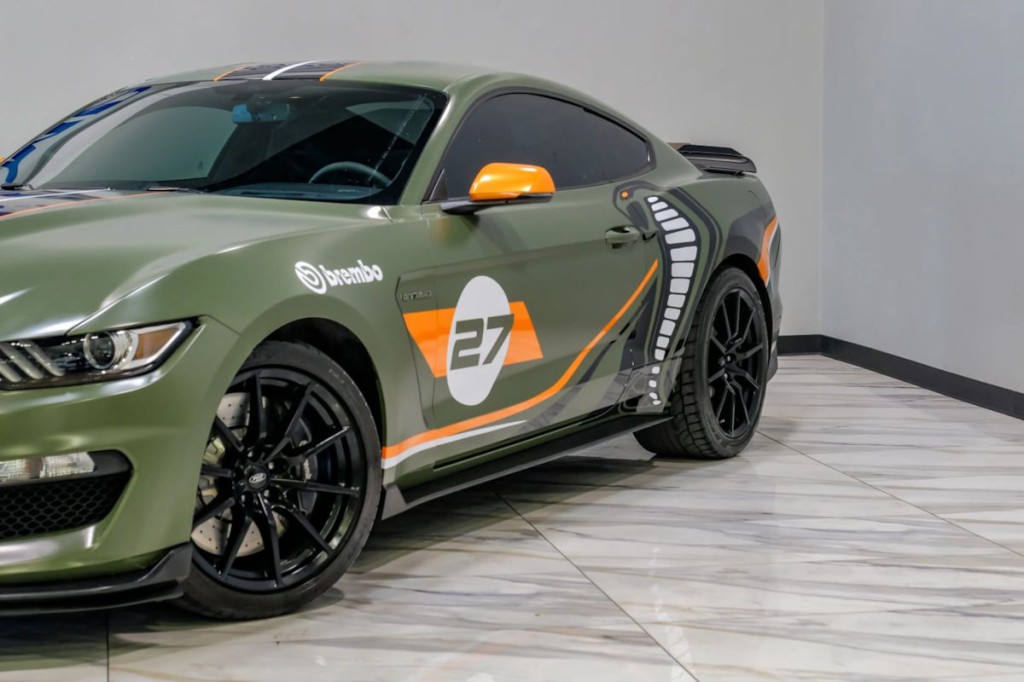 2017 Ford Mustang Image 7