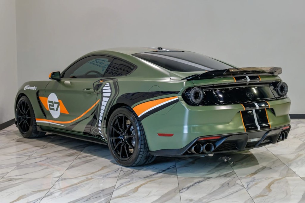 2017 Ford Mustang Image 15