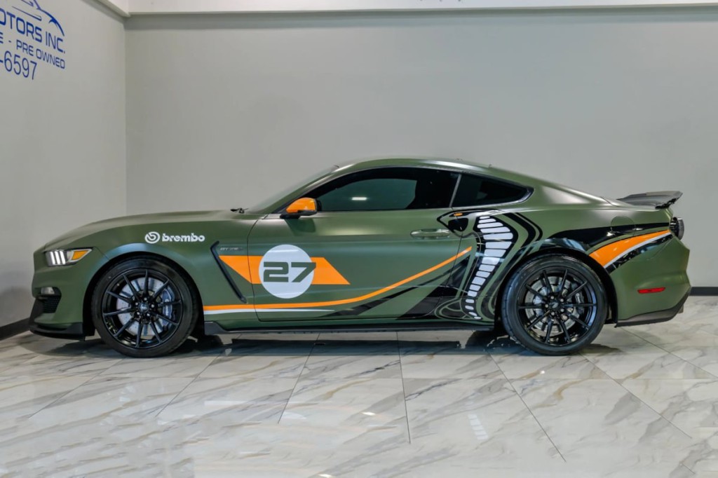 2017 Ford Mustang Image 16