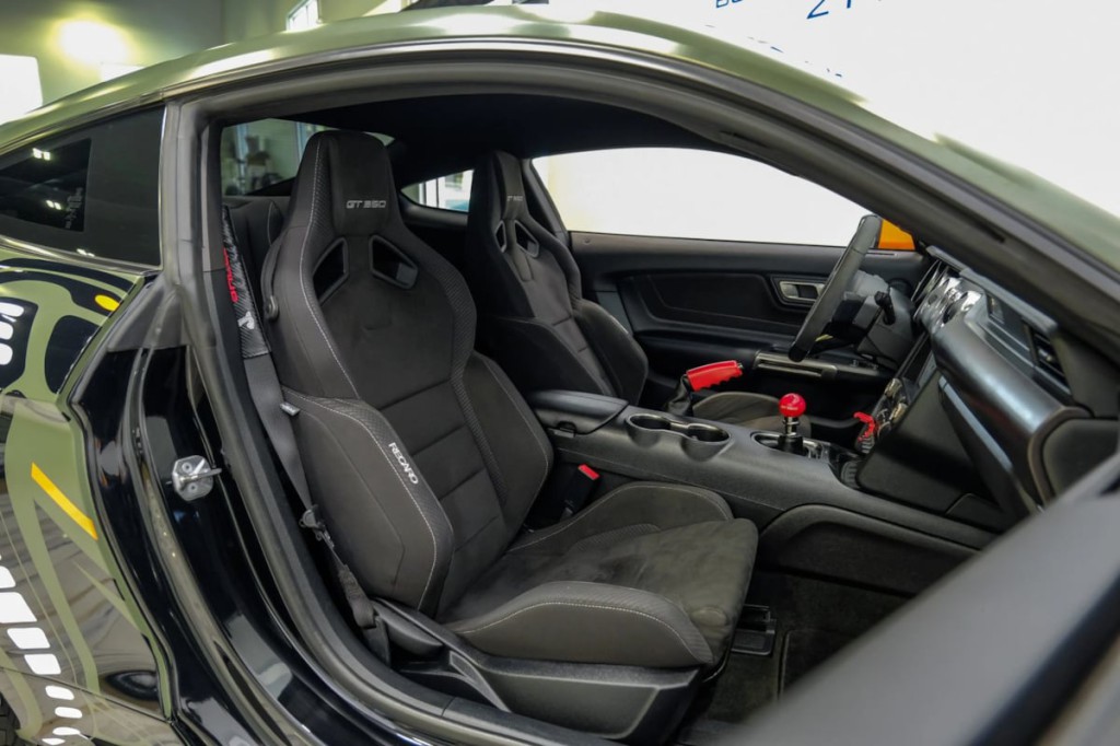 2017 Ford Mustang Image 50