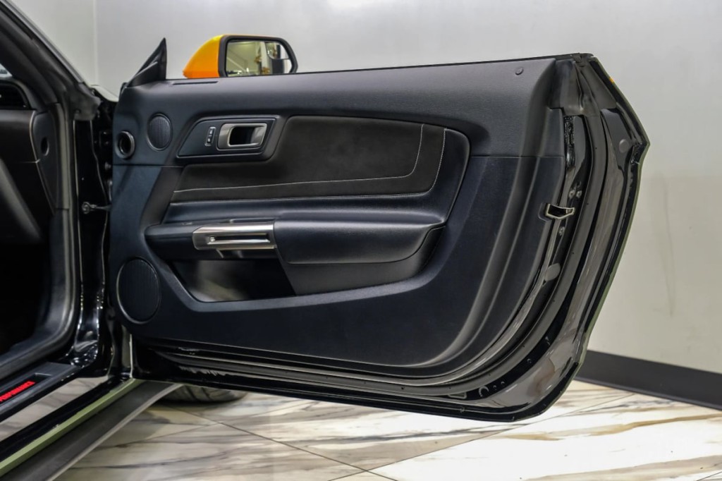 2017 Ford Mustang Image 57