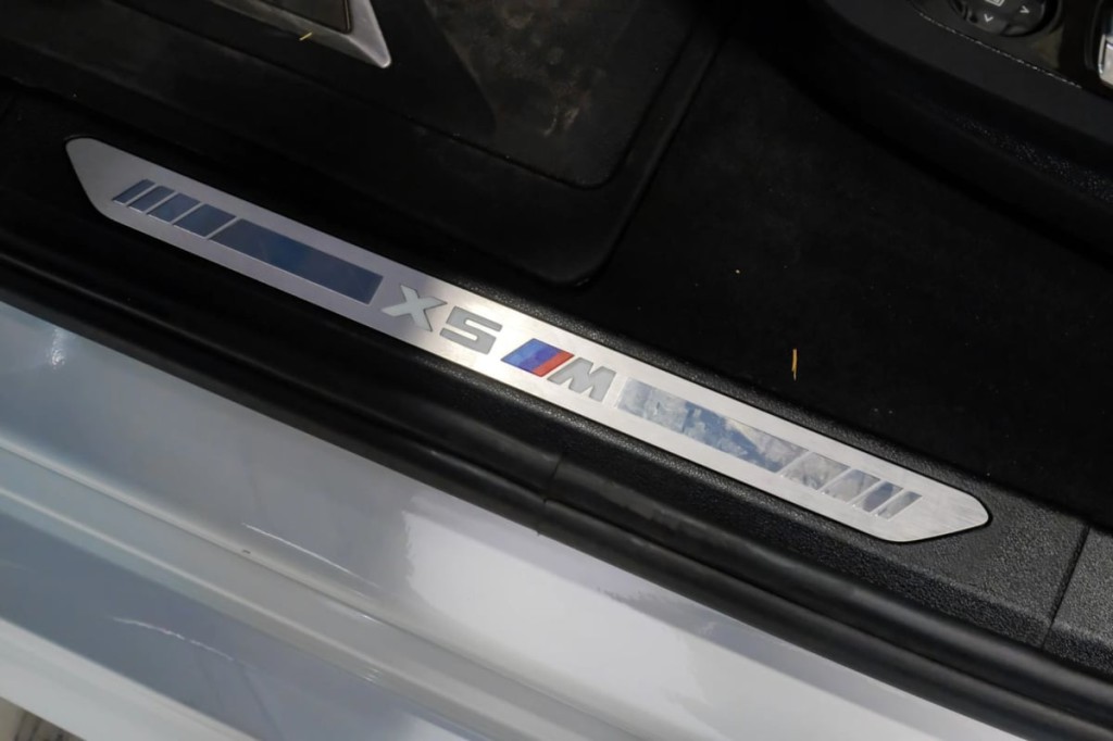 2021 BMW X5 Image 48
