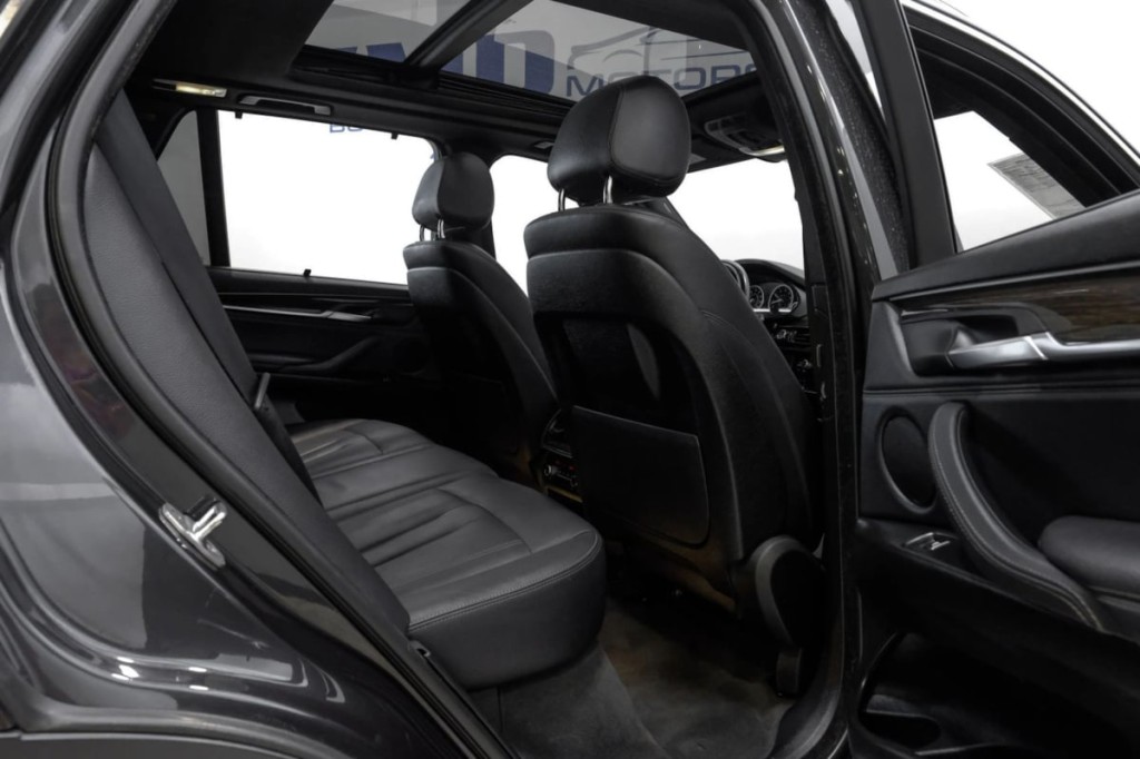 2018 BMW X5 Image 25