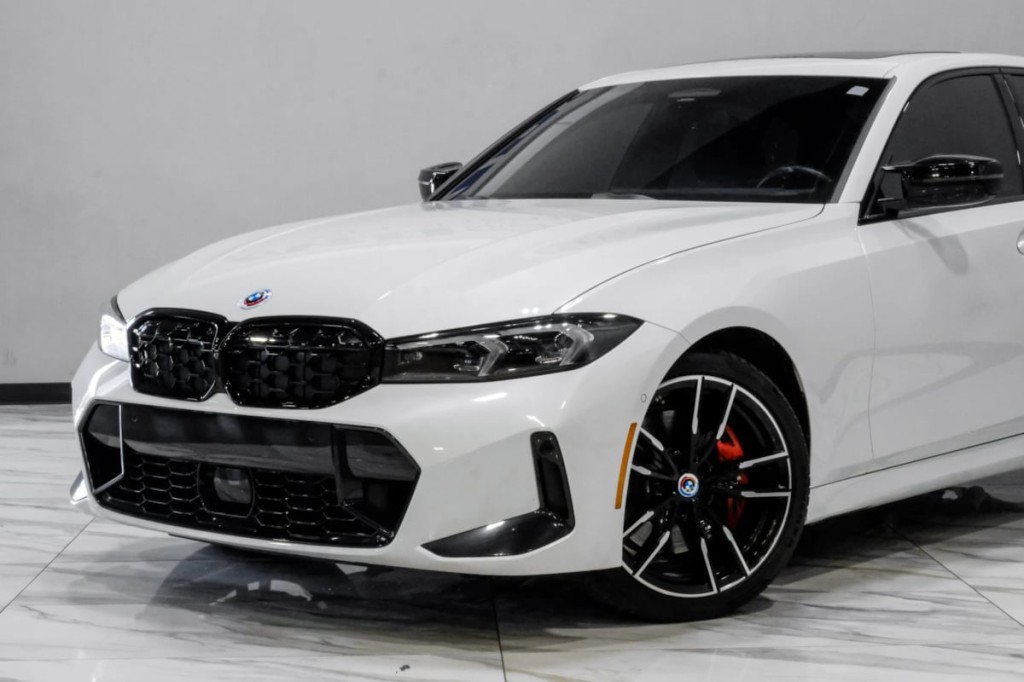 2024 BMW 3 Series Image 7