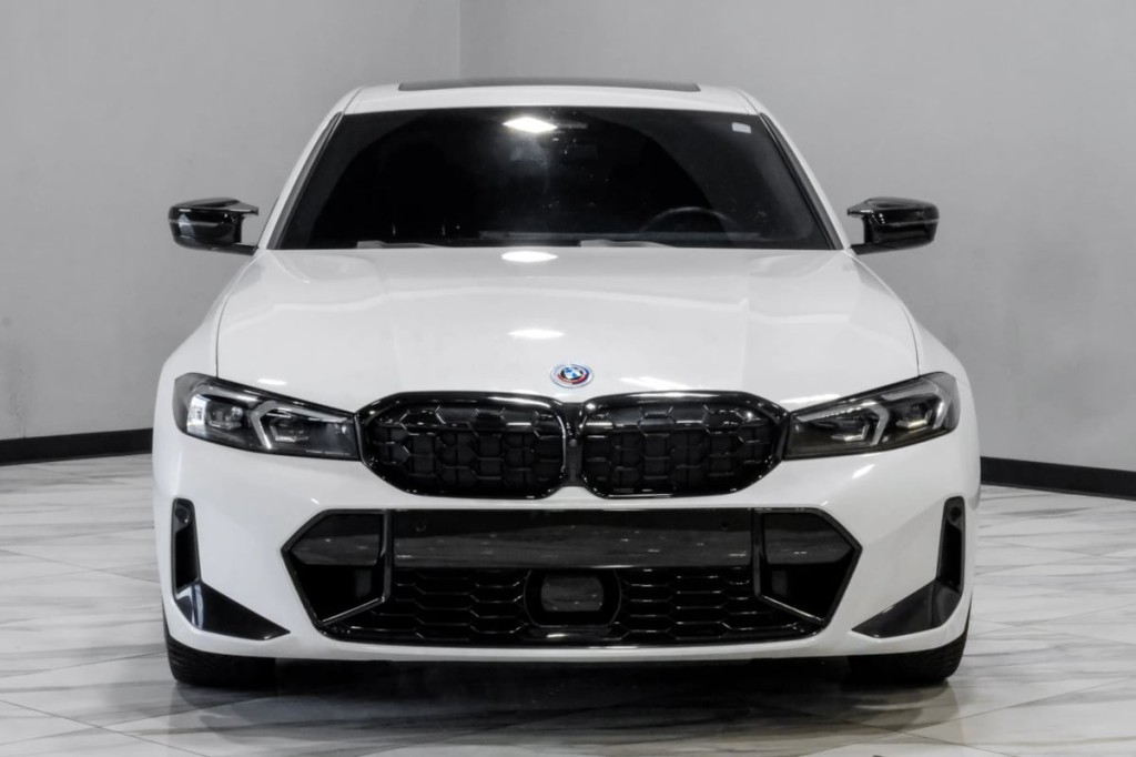 2024 BMW 3 Series Image 9