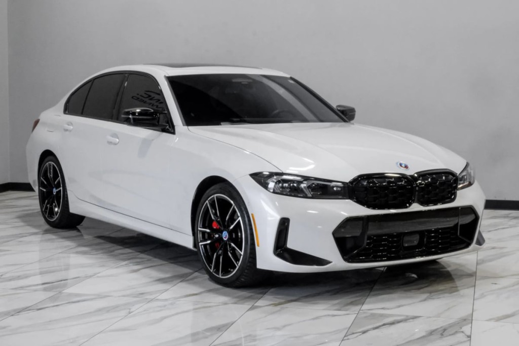 2024 BMW 3 Series Image 10