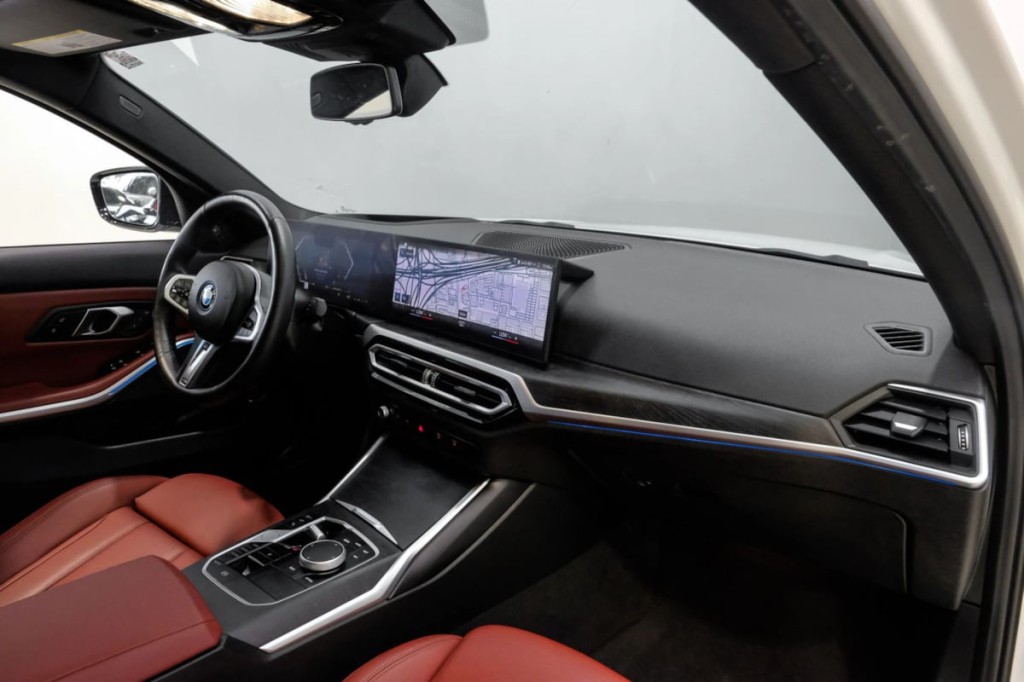 2024 BMW 3 Series Image 20