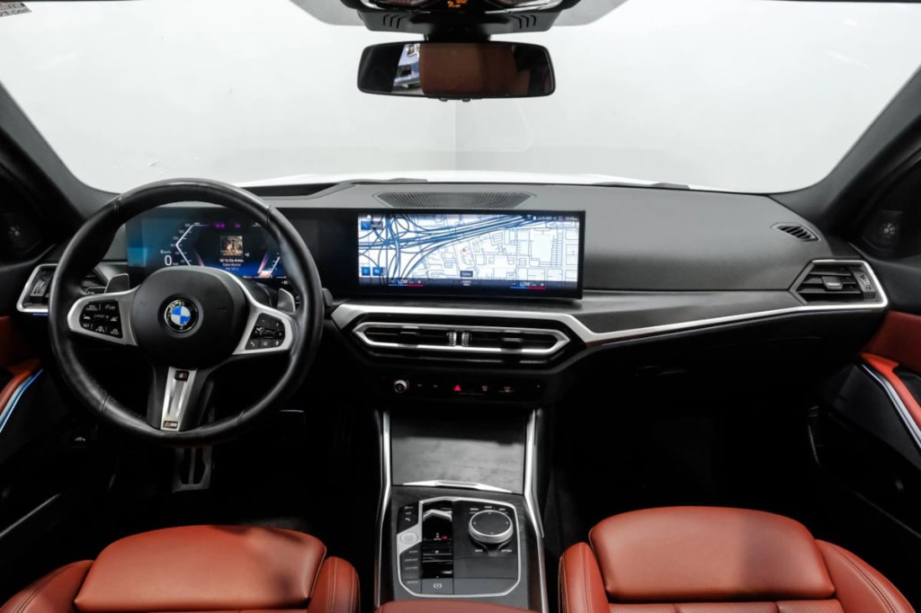2024 BMW 3 Series Image 21