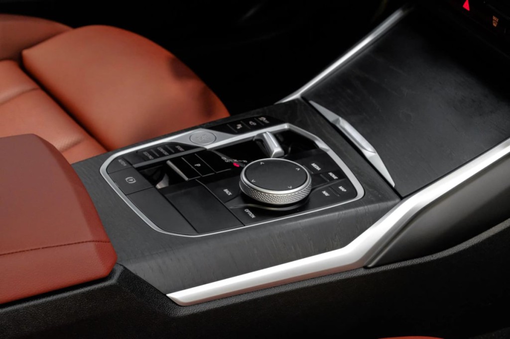 2024 BMW 3 Series Image 31
