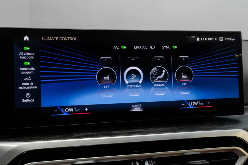 2024 BMW 3 Series Image 39