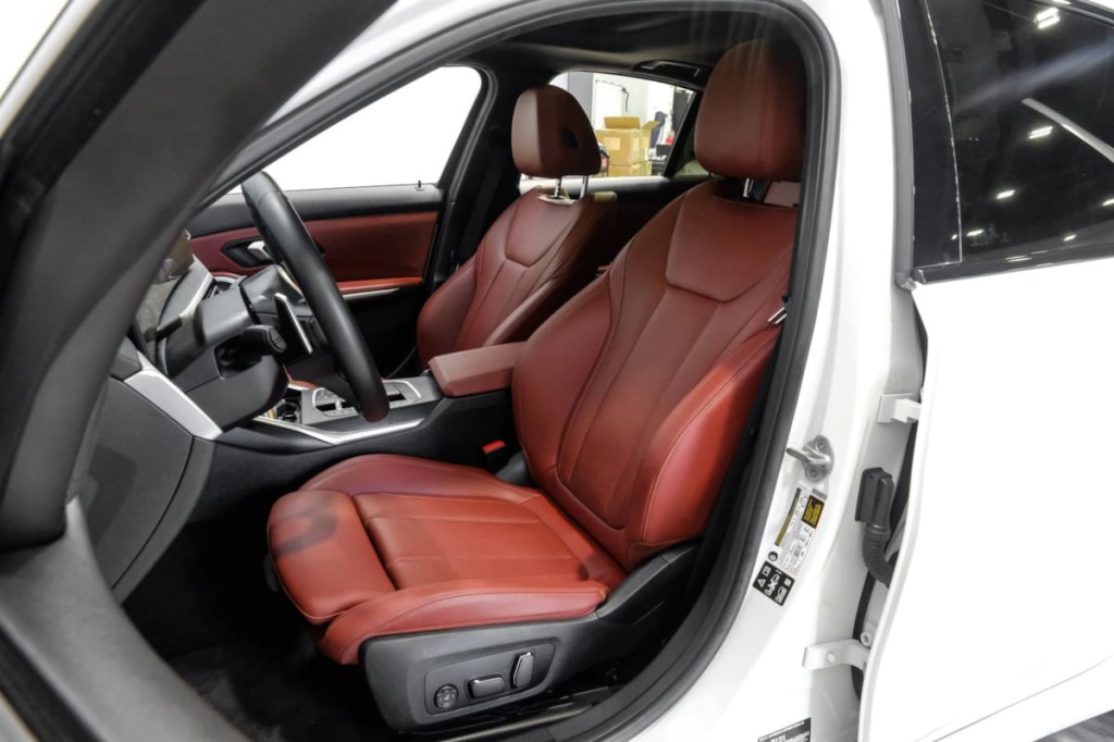 2024 BMW 3 Series Image 43