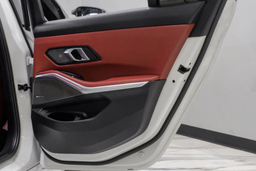 2024 BMW 3 Series Image 57
