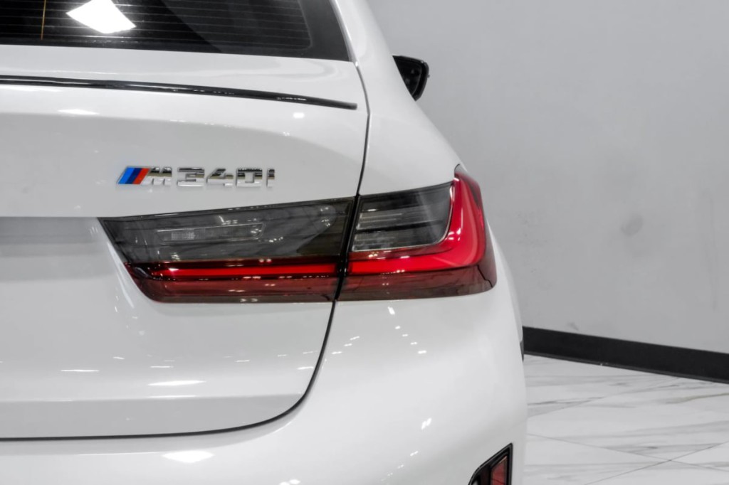 2024 BMW 3 Series Image 59