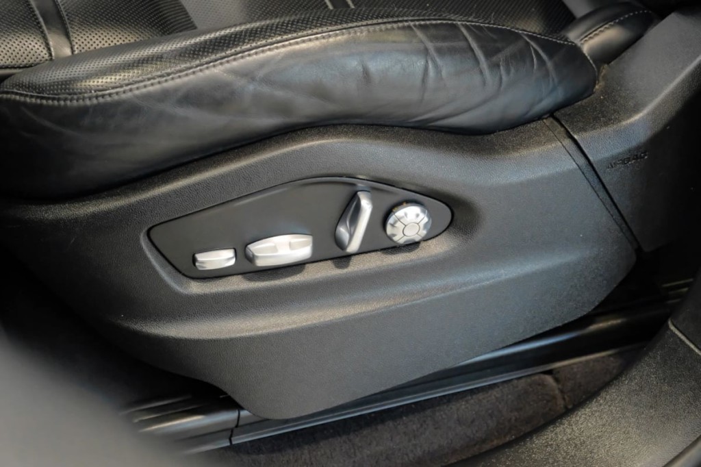 2019 Porsche Cayenne Image 40