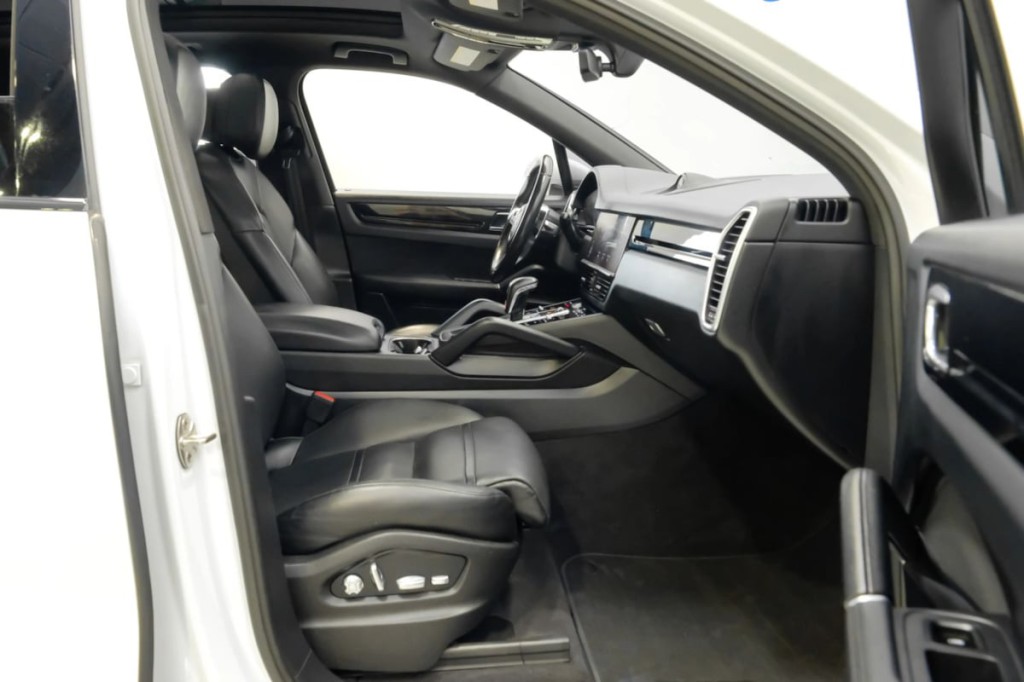 2019 Porsche Cayenne Image 41