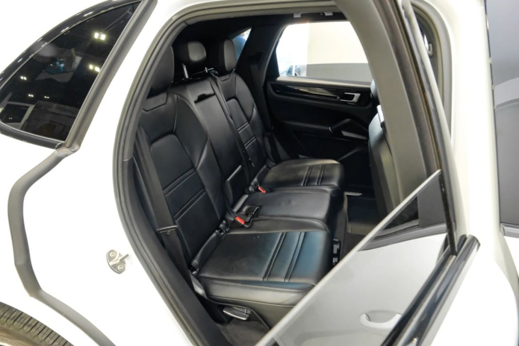 2019 Porsche Cayenne Image 44