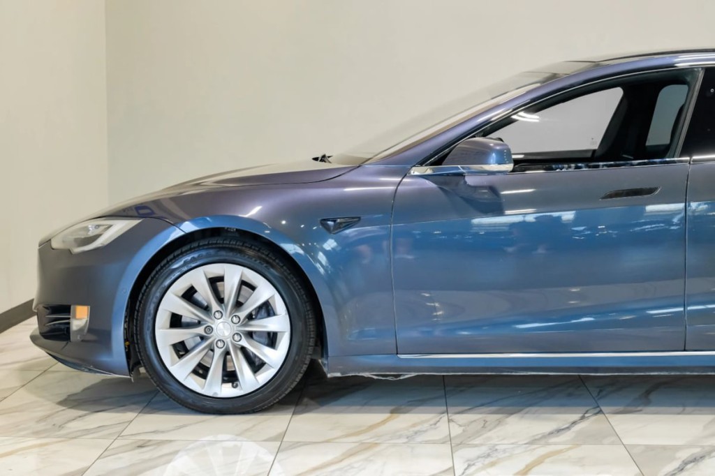2018 Tesla Model S Image 16
