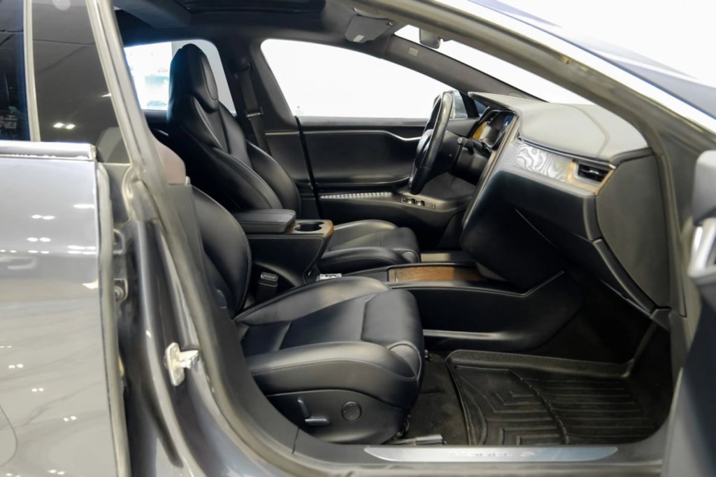 2018 Tesla Model S Image 35