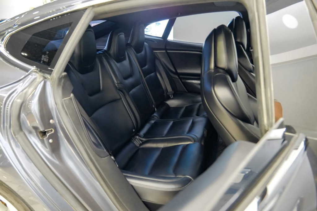 2018 Tesla Model S Image 37