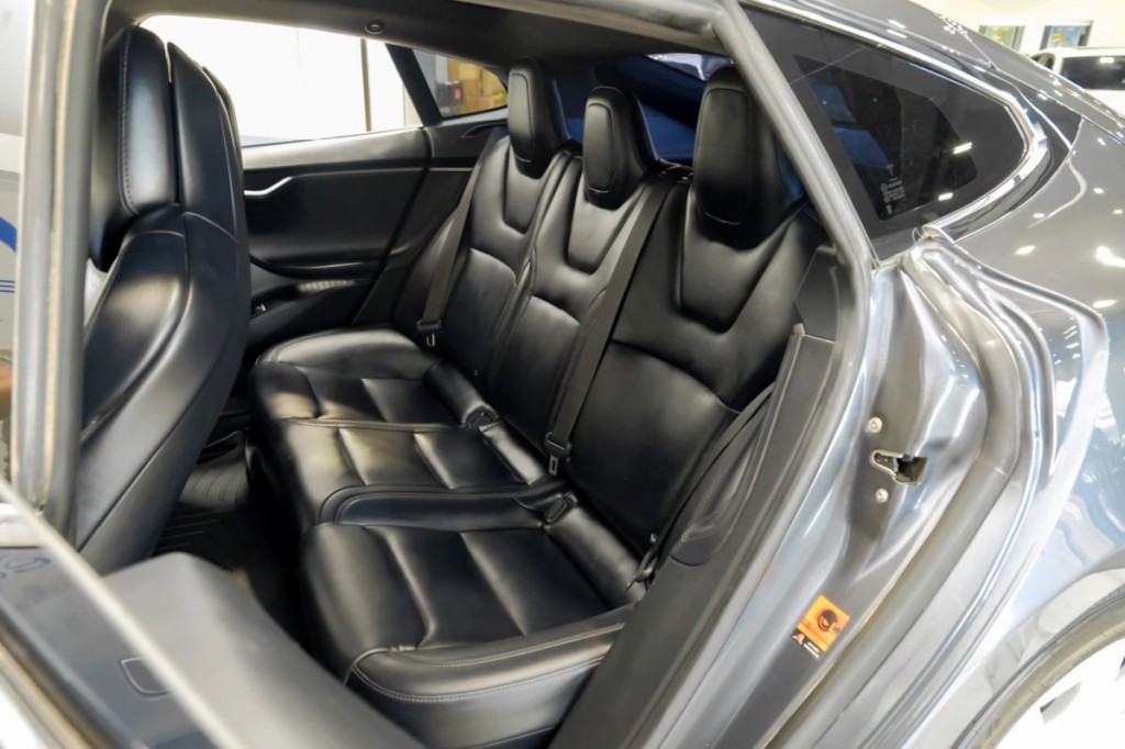 2018 Tesla Model S Image 41