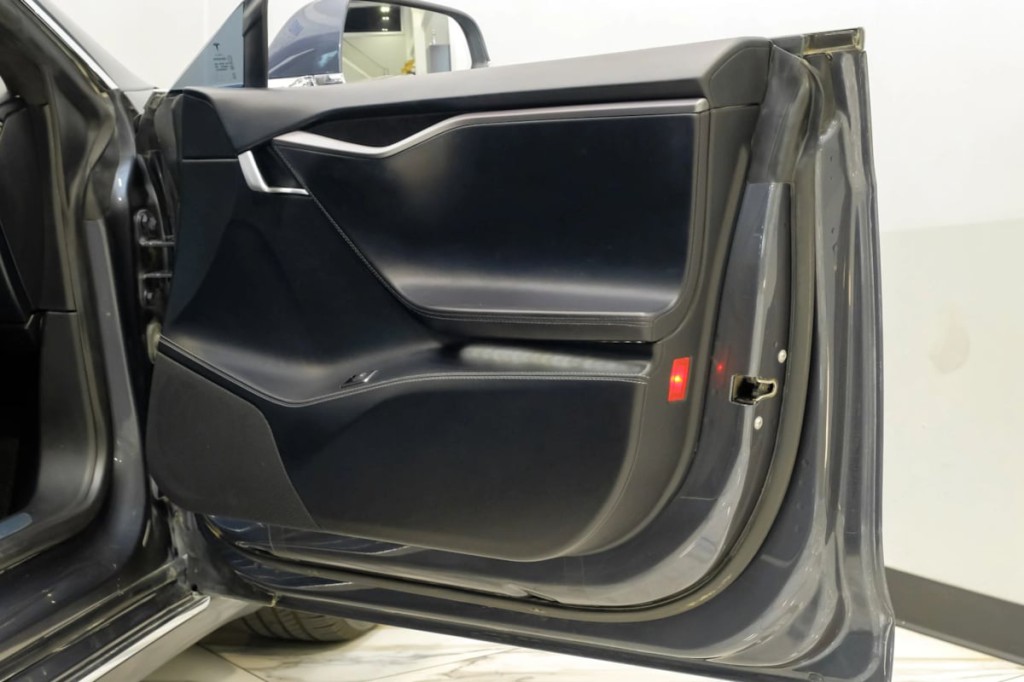 2018 Tesla Model S Image 46