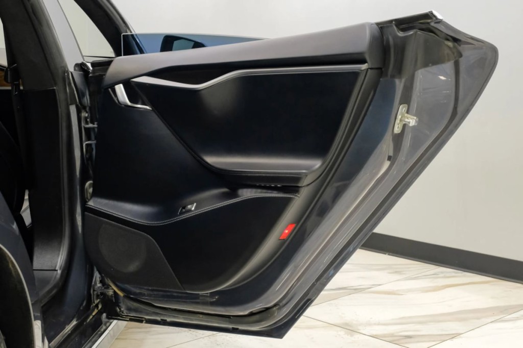2018 Tesla Model S Image 48