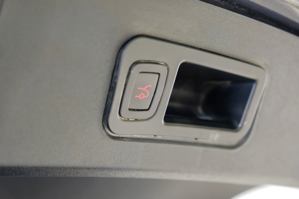 2018 Tesla Model S Image 57