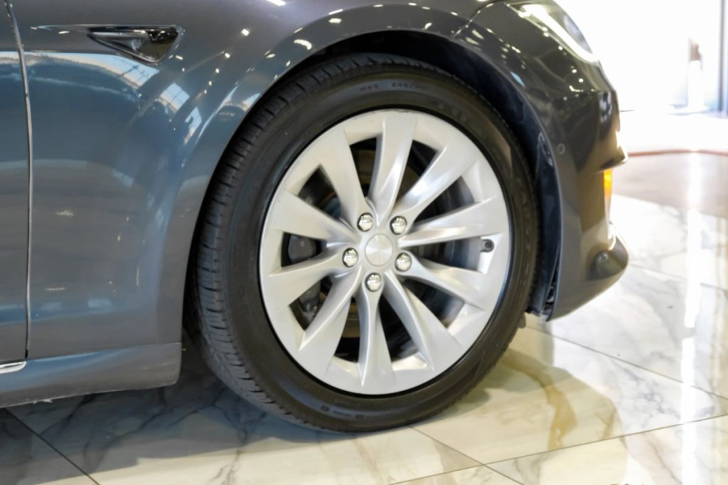 2018 Tesla Model S Image 59