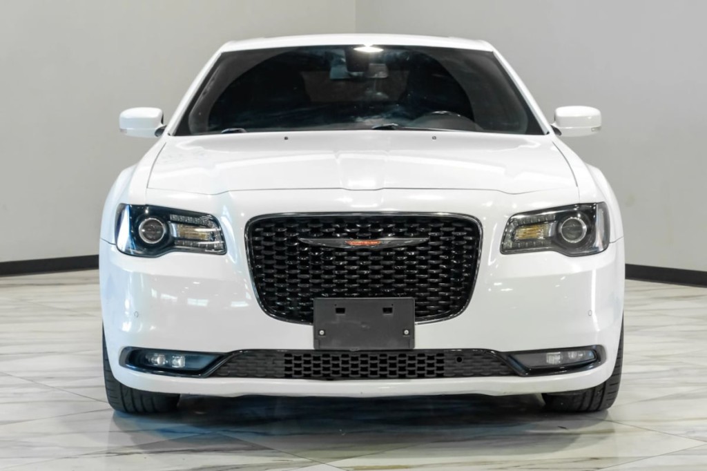 2022 Chrysler 300 Image 9