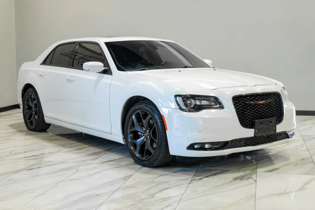 2022 Chrysler 300 Image 10