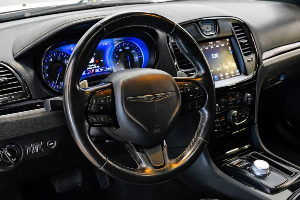 2022 Chrysler 300 Image 23