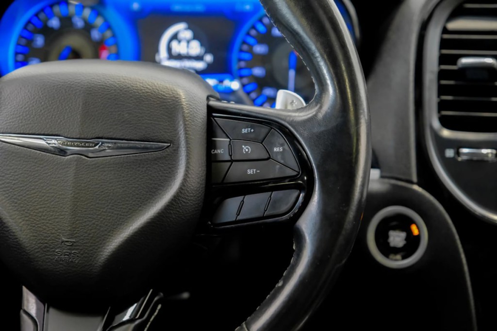 2022 Chrysler 300 Image 26